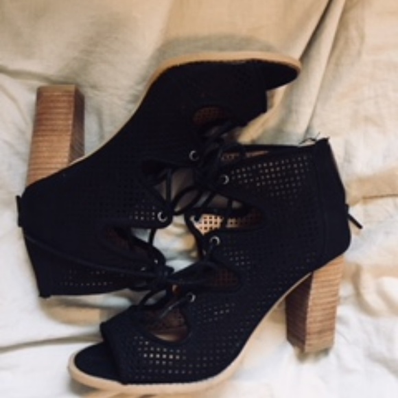 Black Mesh Lace-up Heels~Report - Picture 2 of 6